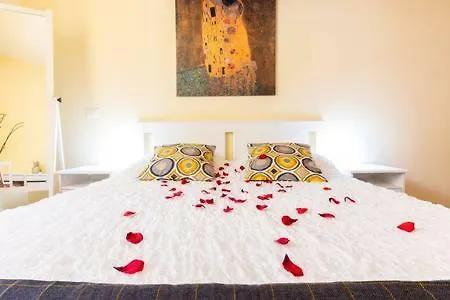 Romantic & Comfy Apartment Monteverde contacts
